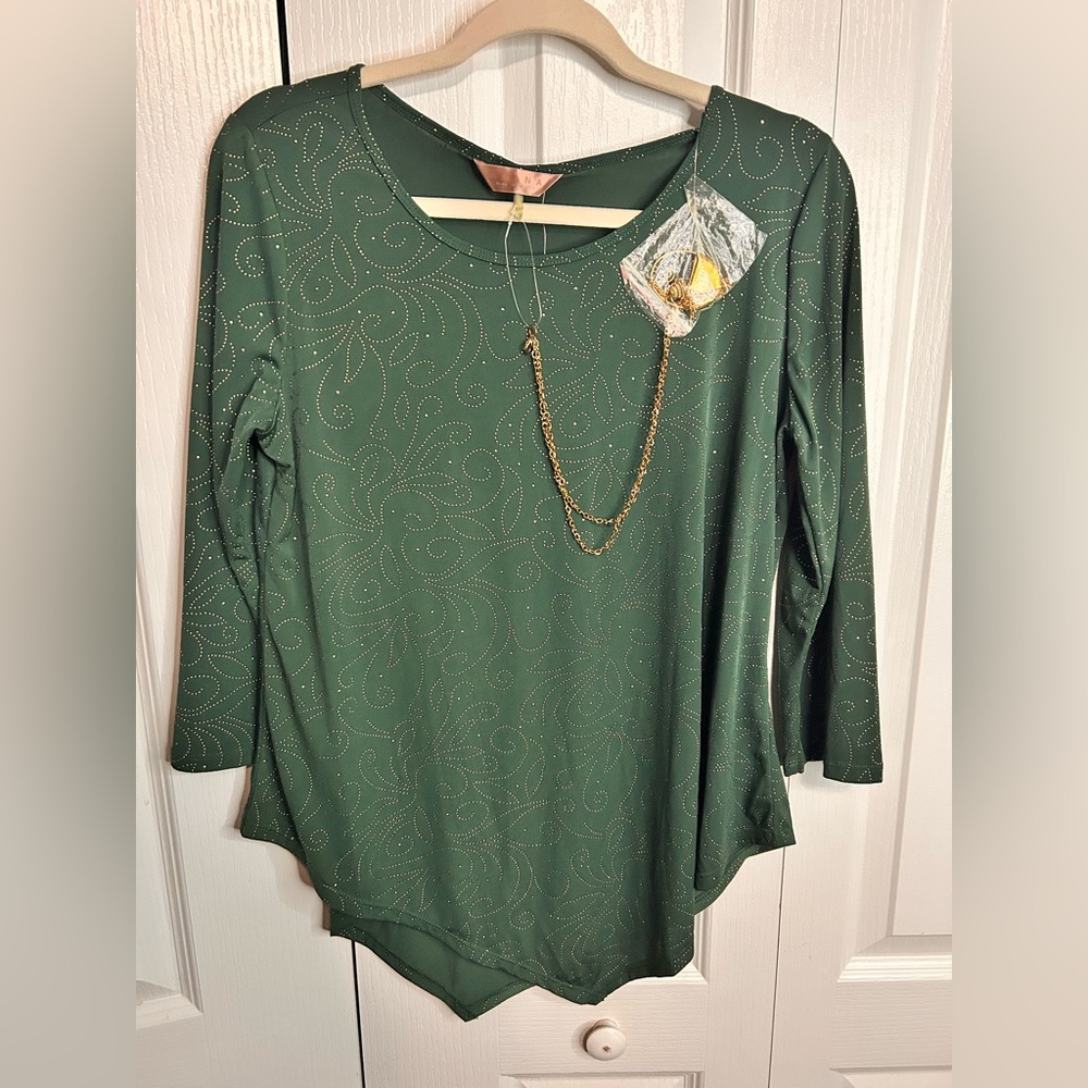 AMANA Women’s Green 3/4 Sleeve Asymmetric‎ Studded Shirt Blouse Medium NWOT